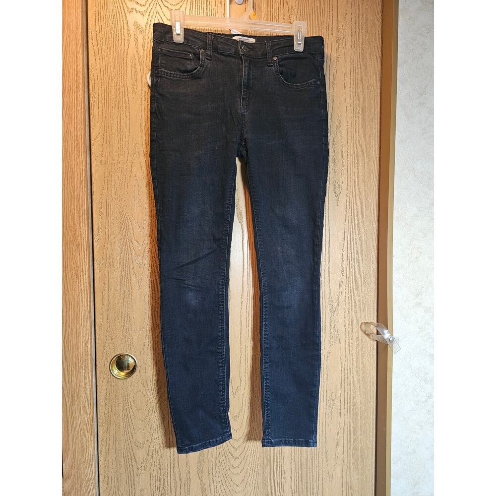 Zara woman jeans. Black size 10. Skinny low rise. 27" inseam.